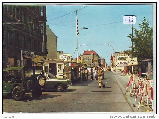 CPM GF - B28-Allemagne - Berlin Vor Mauersturz  -Checkpoint Charlie -Envoi Gratuit - Berlijnse Muur