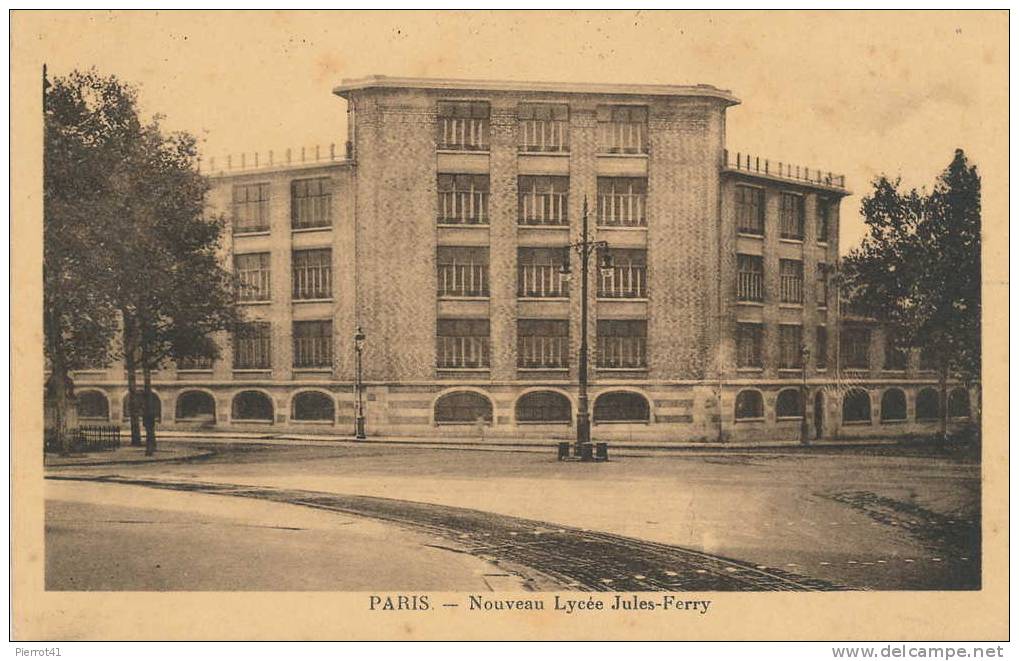 PARIS - Nouveau Lycée Jules Ferry - Education, Schools And Universities