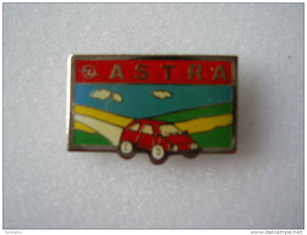 Pin´s      OPEL  ASTRA - Alfa Romeo