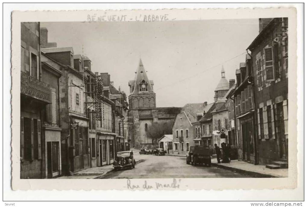 BENEVENT - L'ABBAYE. -  Rue Du Marché. CPSM 9x14 - Benevent L'Abbaye