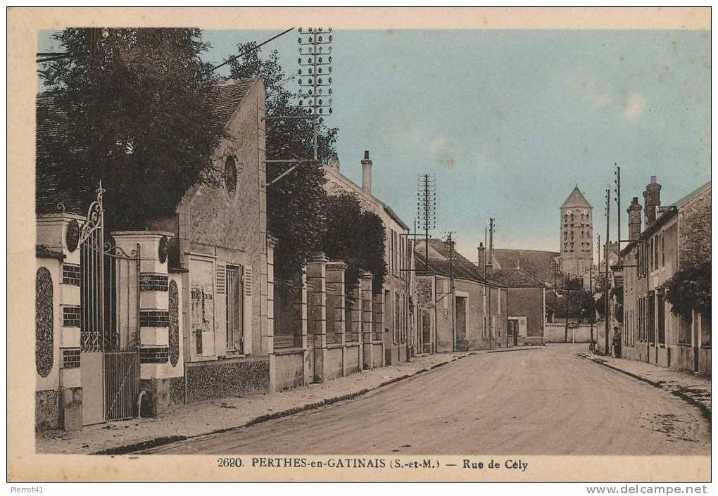 PERTHES EN GATINAIS - Rue De Cély - Perthes