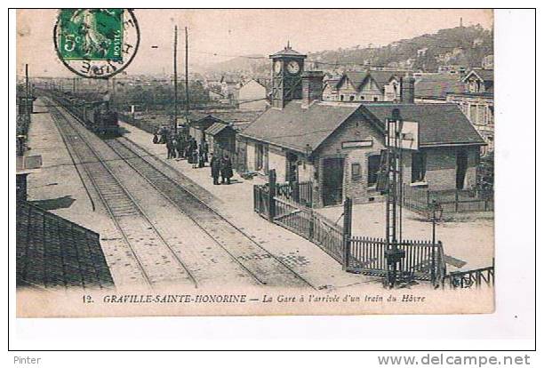 GRAVILLE SAINTE HONORINE - La Gare à L´arrivée D´un Train Du Havre - Graville