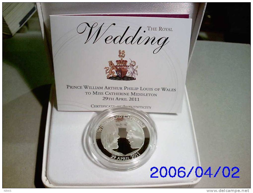 ROYAL WEDDING GRAN BRETAGNA MATRIMONIO PRINCIPE WILLIAM E CATHERINE 5  POUNDS ARGENTO SILVER PROOF  ANNO 2011 - Maundy Sets  & Conmemorativas