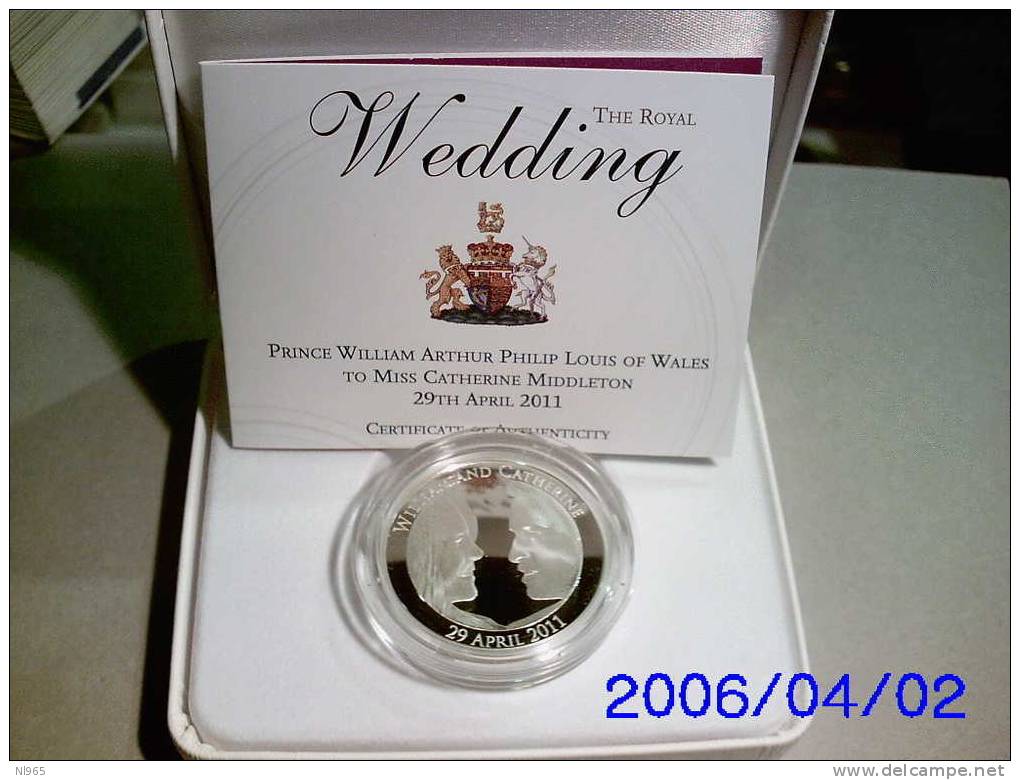 ROYAL WEDDING GRAN BRETAGNA MATRIMONIO PRINCIPE WILLIAM E CATHERINE 5  POUNDS ARGENTO SILVER PROOF  ANNO 2011 - Maundy Sets & Commemorative