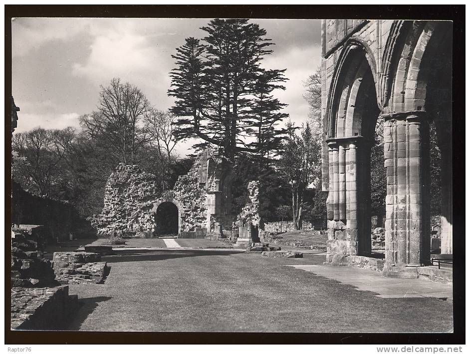 CPM Royaume Uni Dryburgh Abbey The Nave Of The Abbey Church La Nef De L'Abbatiale - Berwickshire