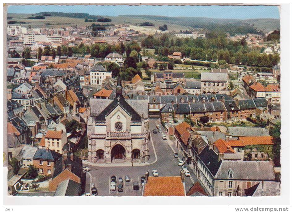 80.313/ DOULLENS - Vue Aérienne - L'église (cpsm N°55.39) - Doullens