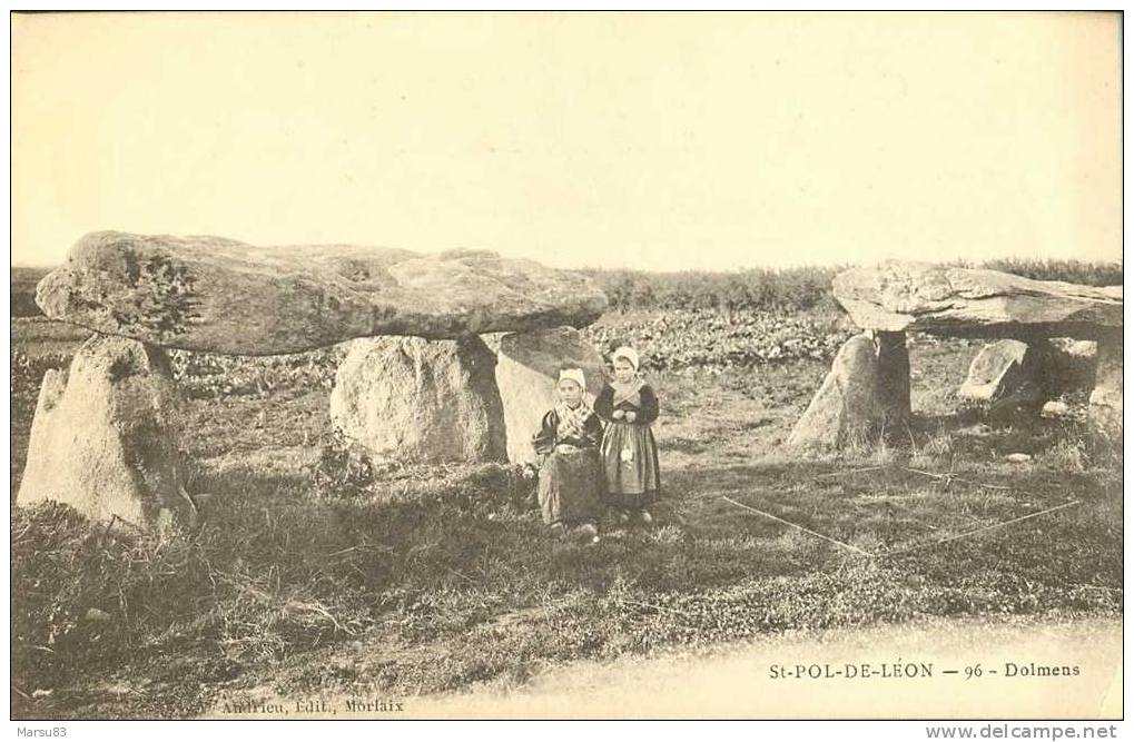 St Pal De Léon- Dolmens * Jolie Carte PAS COURANTE* Dos Simple Non Circulée-Ed Andrieu Morlaix N°96 - Dolmen & Menhirs