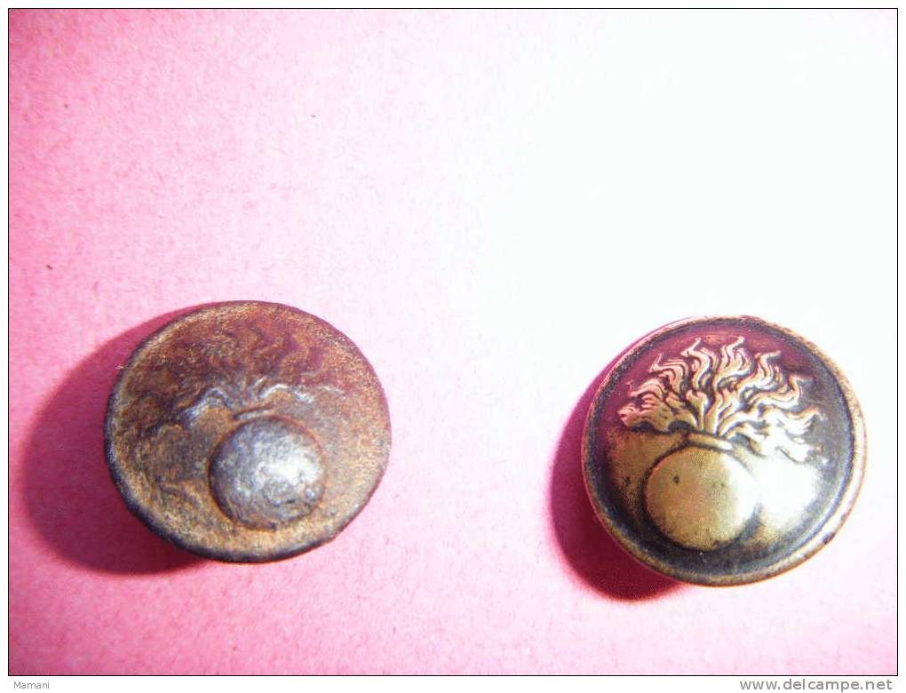 2 Boutons -fer Pour Un -laiton Pour L´autre- Militaire---diametre 17mm Environ - Boutons