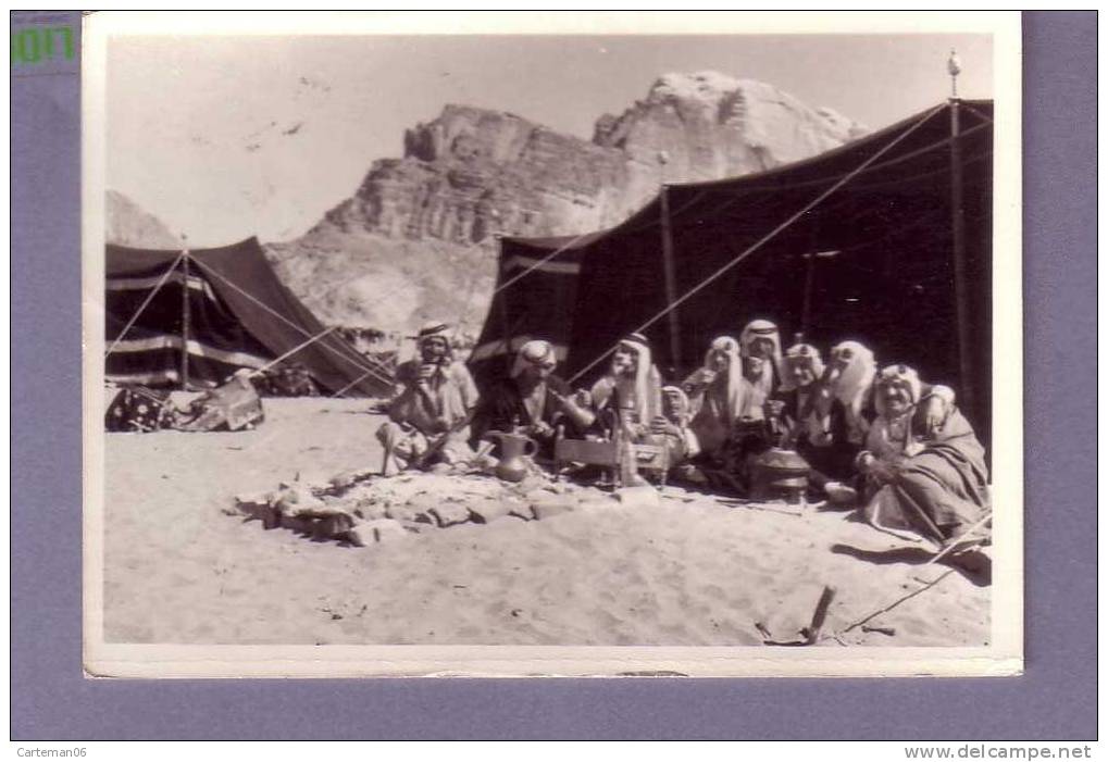 Jordanie - Ahaba - Groupe De Bédouins - Jordanië