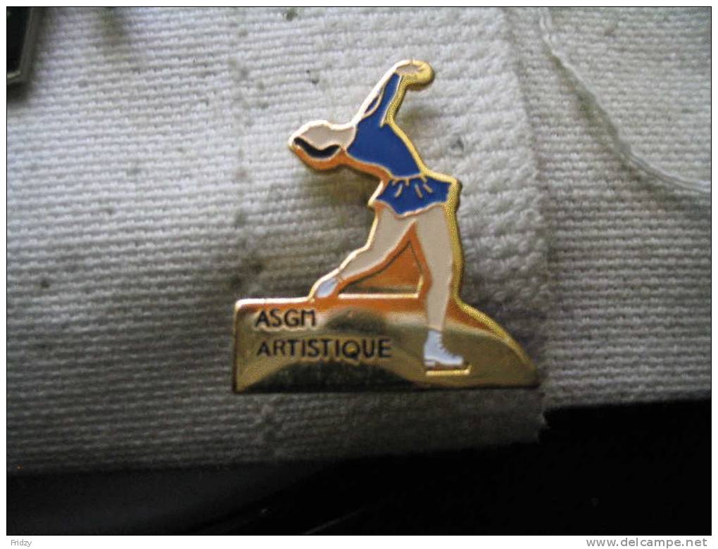 Pin´s  ASSOCIATION SPORTIVE ET GYMNIQUE De MONTGERON (ASGM) - Gymnastics