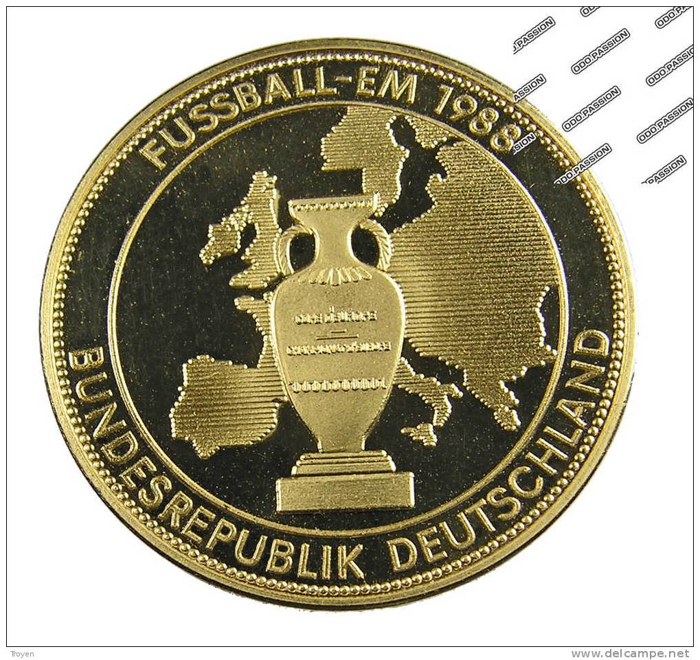 Allemagne - Medaille-Jeton - Coupe  De Foot-Ball UEFA   1988 -  Dorée - Sup - 40mm - Sammlungen