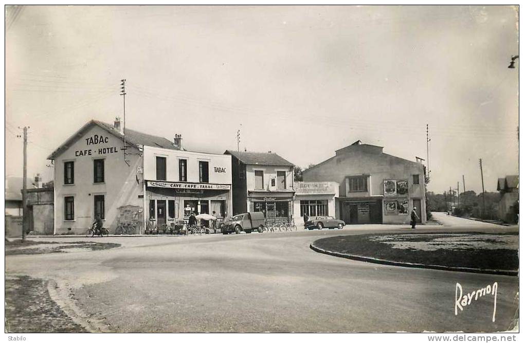 91 - YERRES - PLACE PASTEUR - CAFE-TABAC - CINEMA - Yerres