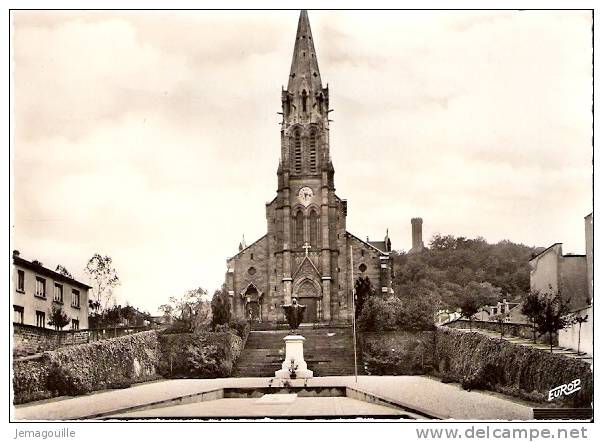 FORBACH 57 - Eglise Catholique Et Monument Aux Morts - 6531 - K-1 - Forbach