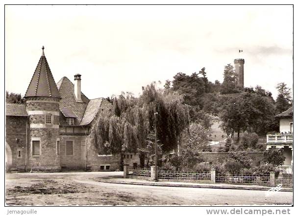 FORBACH 57 - L´Entrée Du Burghof Et La Tour Du Schlossberg - 5088 - K-1 - Forbach