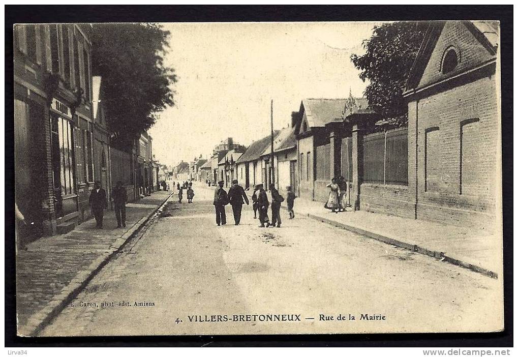 CPA  ANCIENNE- FRANCE- VILLERS-BRETONNEUX (80)- RUE DE LA MAIRIE AVEC BELLE ANIMATION- COMMERCE - Villers Bretonneux