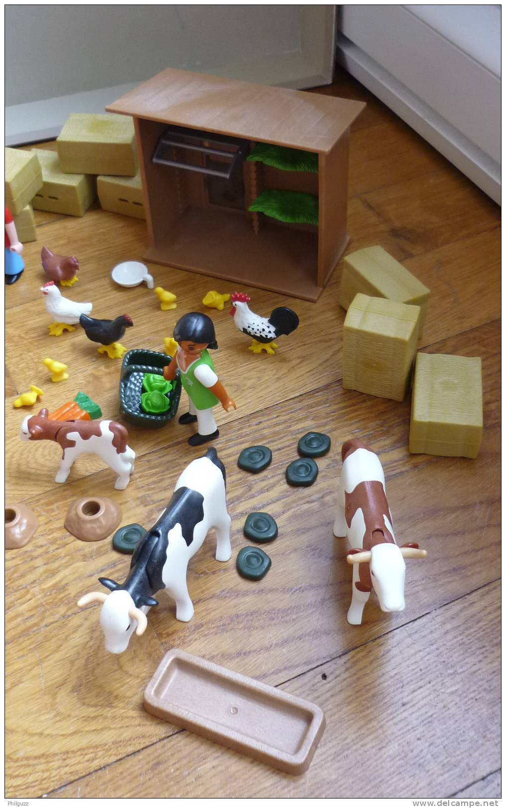 PLAYMOBIL POULAILLER ET CLAPIERS A LAPIN PLUS ANIMAUX DE LA FERME ET FERMIERS  2005 - Playmobil