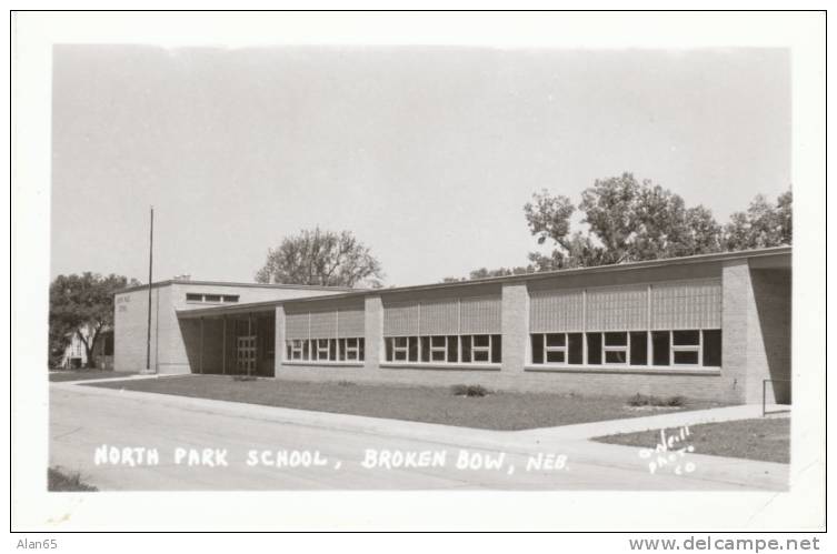 Broken Bow NE Nebraska, North Park School On C1940s/50s Vintage Real Photo Postcard - Andere & Zonder Classificatie