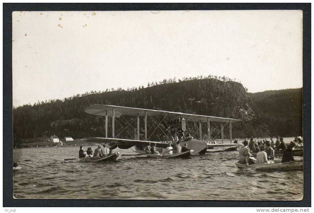 AV34) Unidentified "Flying Boat" Float Plane - Real Photo Postcard - See Close-up - 1919-1938: Entre Guerres