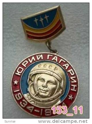 SPACE: U. Gagarin First Astronaut In The World / Old Soviet Badge USSR_153_sp7544 - Ruimtevaart