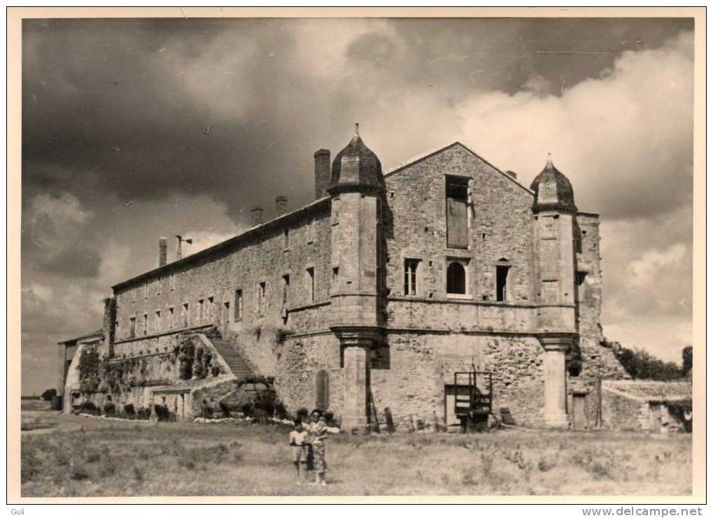 Photographie-PHOTO Amateur Année 1951(Format 18 X13 Cms) Abbaye De Lieu-Dieu Par Talmont (Vendée-Jard Sur Mer Animation - Places