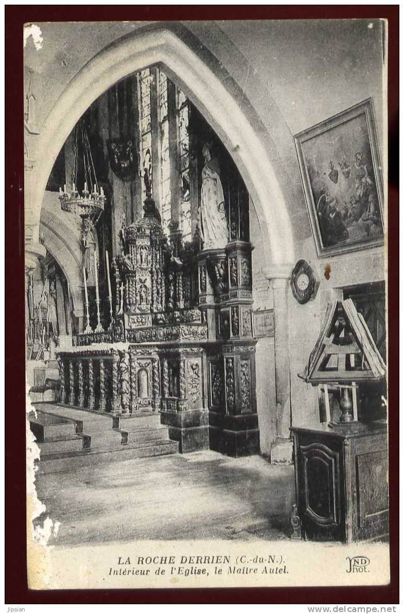 Cpa Du 22 La Roche Derrien Intérieur De L' église , Le Maître Autel  CA2 - Autres & Non Classés