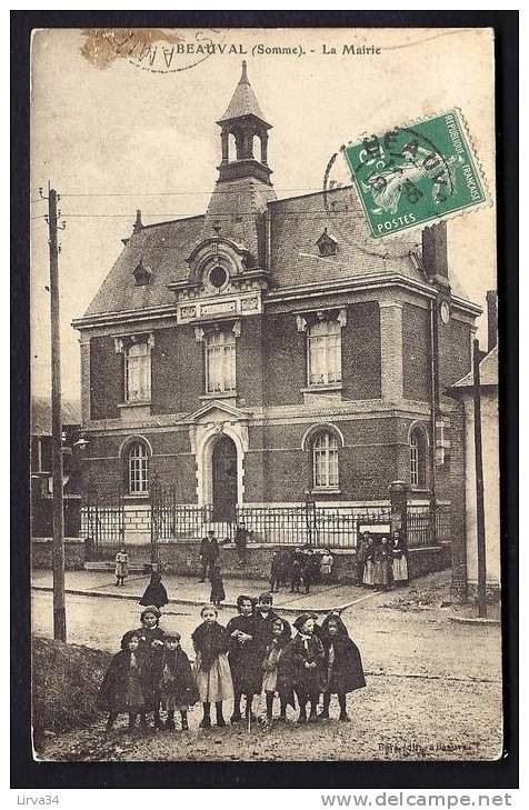 CPA  ANCIENNE- FRANCE- BEAUVAL (80)- LA MAIRIE EN TRES GROS PLAN DE FACE AVEC BELLE ANIMATION DEVANT - Beauval