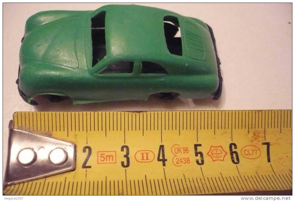 MINI VOITURE PORSCHE EN PLASTIQUE MOU - Collectors & Unusuals - All Brands