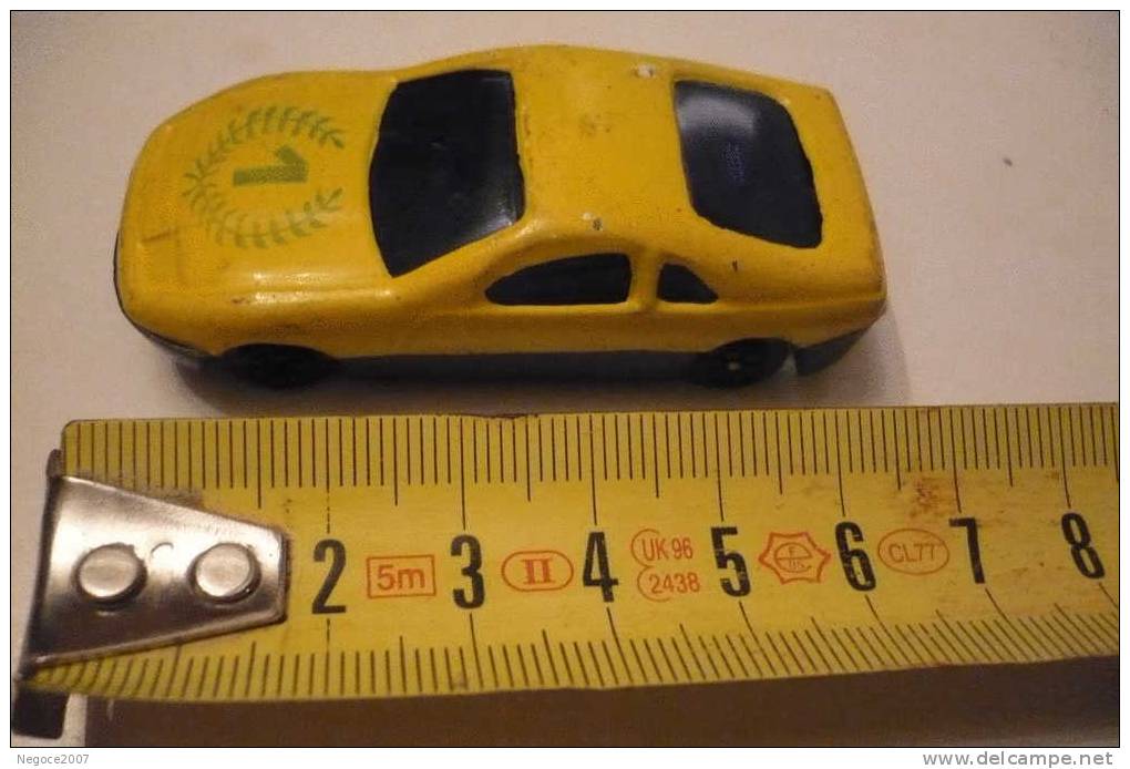 MINI VOITURE EN PLASTIQUE DUR - Collectors & Unusuals - All Brands