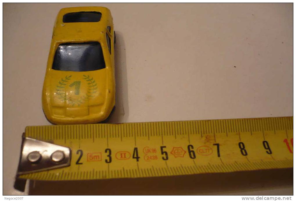 MINI VOITURE EN PLASTIQUE DUR - Collectors & Unusuals - All Brands