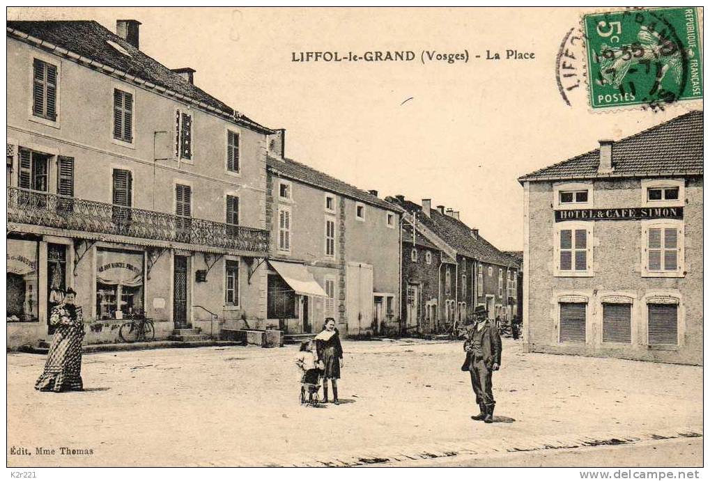 LIFFOL LE GRAND La Place - Liffol Le Grand