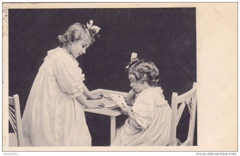 @ FANTAISIE @ 2 Fillettes Jouent Aux Cartes à Jouer @ 1907 - Playing Cards