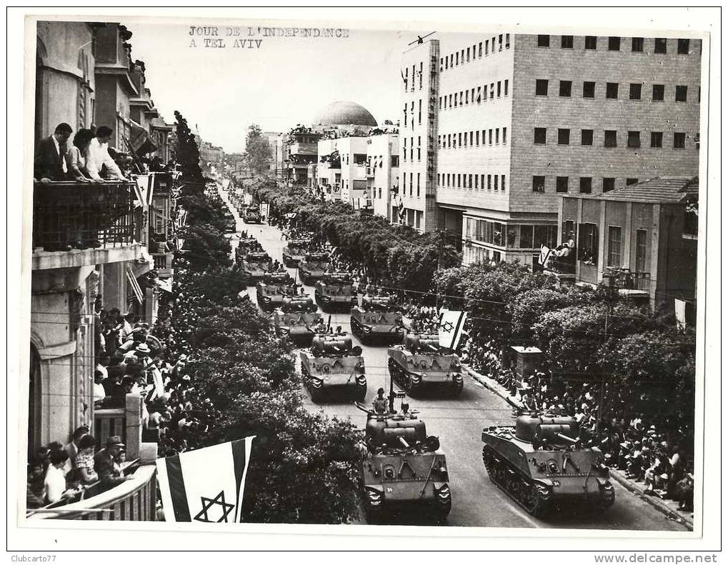 Tel Aviv (Israêl) :Défilé Militaire Dans Une Rue Le Jour De L'indépendance Env 1950 (animée) PHOTO RARE. - Israel