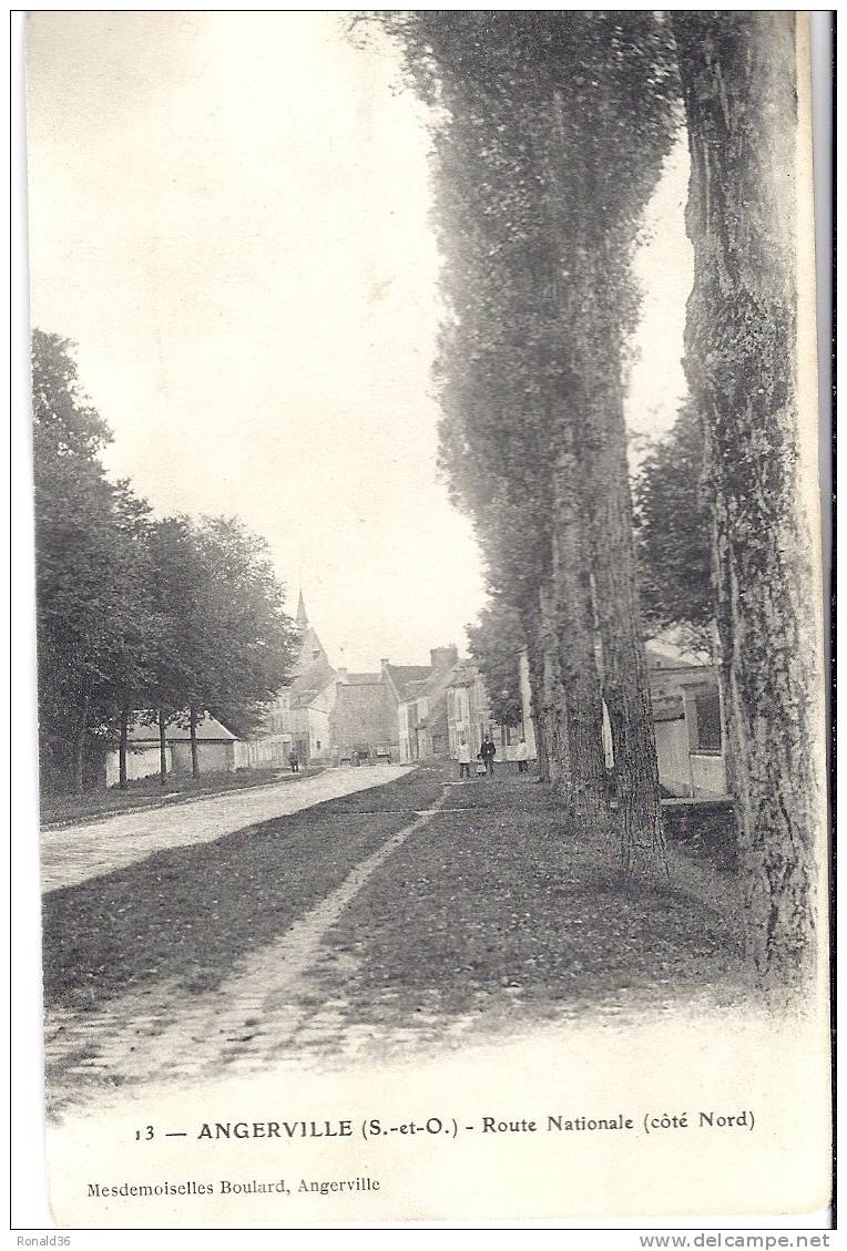 Cp 91 ANGERVILLE Route Nationale ( Coté Nord )  Habitations église - Angerville