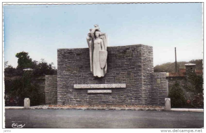 Pas De Calais - Noeux Les Mines-CPSM - Le Monument Aux Morts-petit Format, Circule Non - Noeux Les Mines