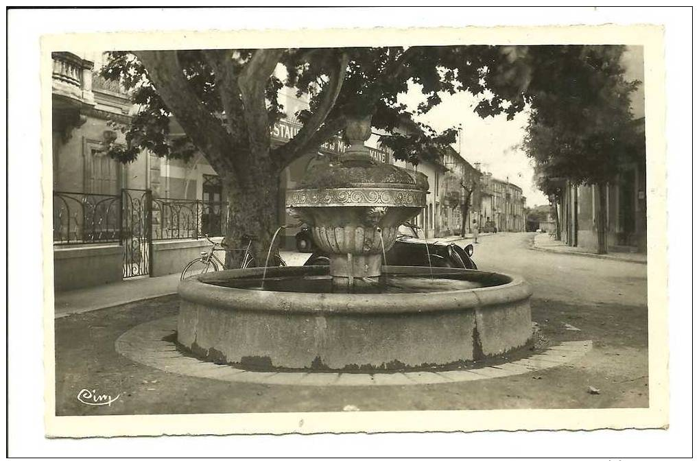 CHATEAUNEUF DU PAPE.......RUE COMMANDANT LEMAITRE......RARE!!!!TBE ......CP 13.5 X 9 - Chateauneuf Du Pape