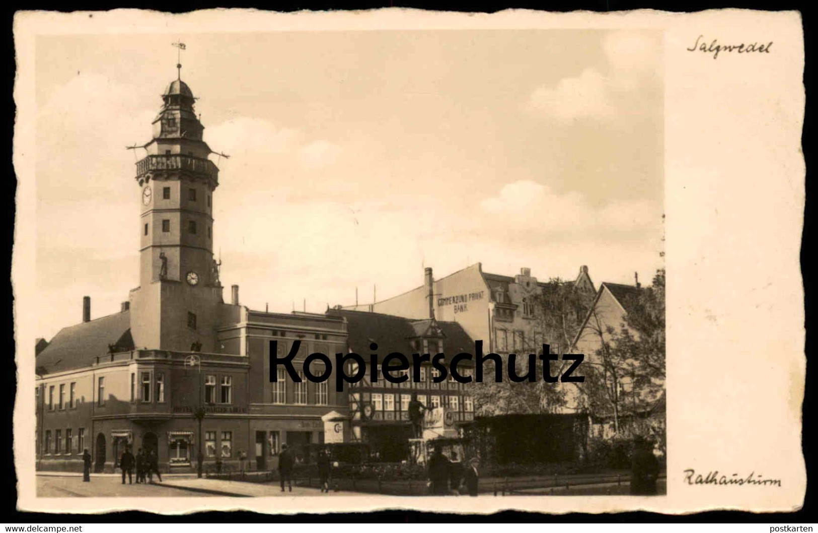 ALTE POSTKARTE SALZWEDEL RATHAUSTURM 1935 HOTEL SCHWARZER ADLER COMMERZ- & PRIVATBANK Litfasssäule Rathaus Turm Denkmal - Salzwedel