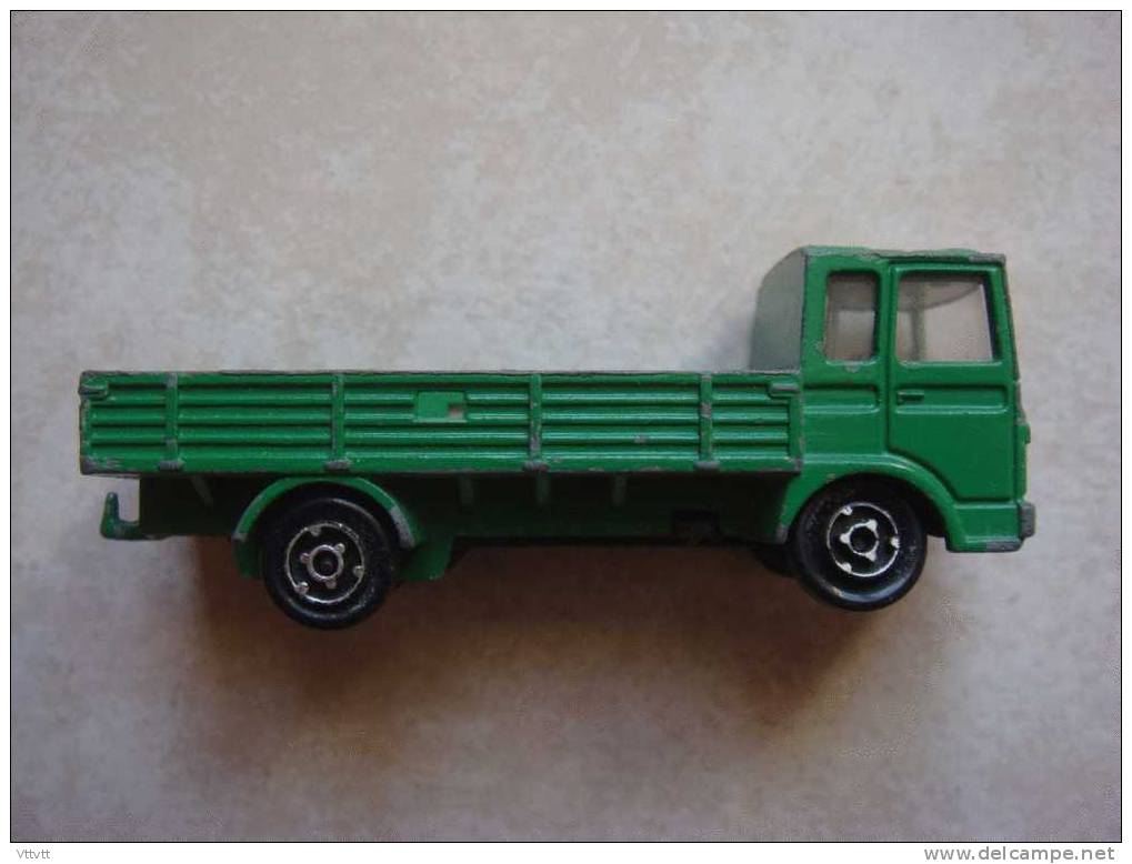 MAJORETTE, CAMION SAVIEM, Echelle 1/100, Made In France - Camions, Bus Et Construction