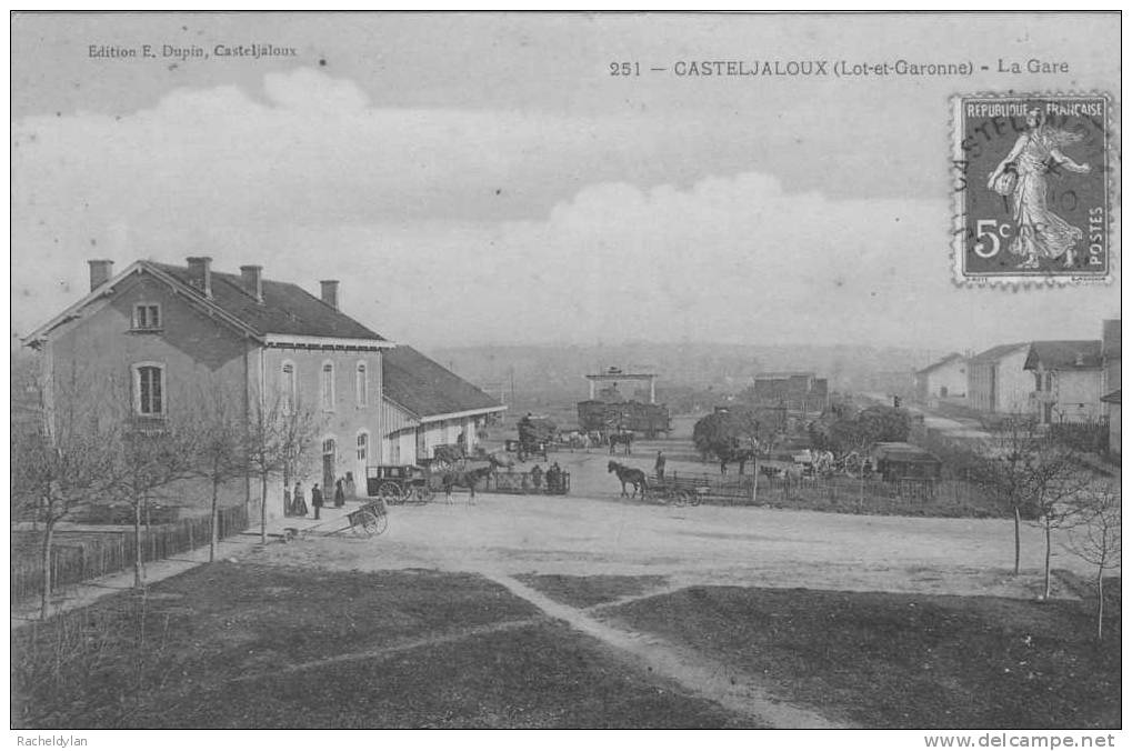 CASTELJALOUX ( Trés Belle Animation ) " La Gare  " Carte No 251 " RARE - Casteljaloux