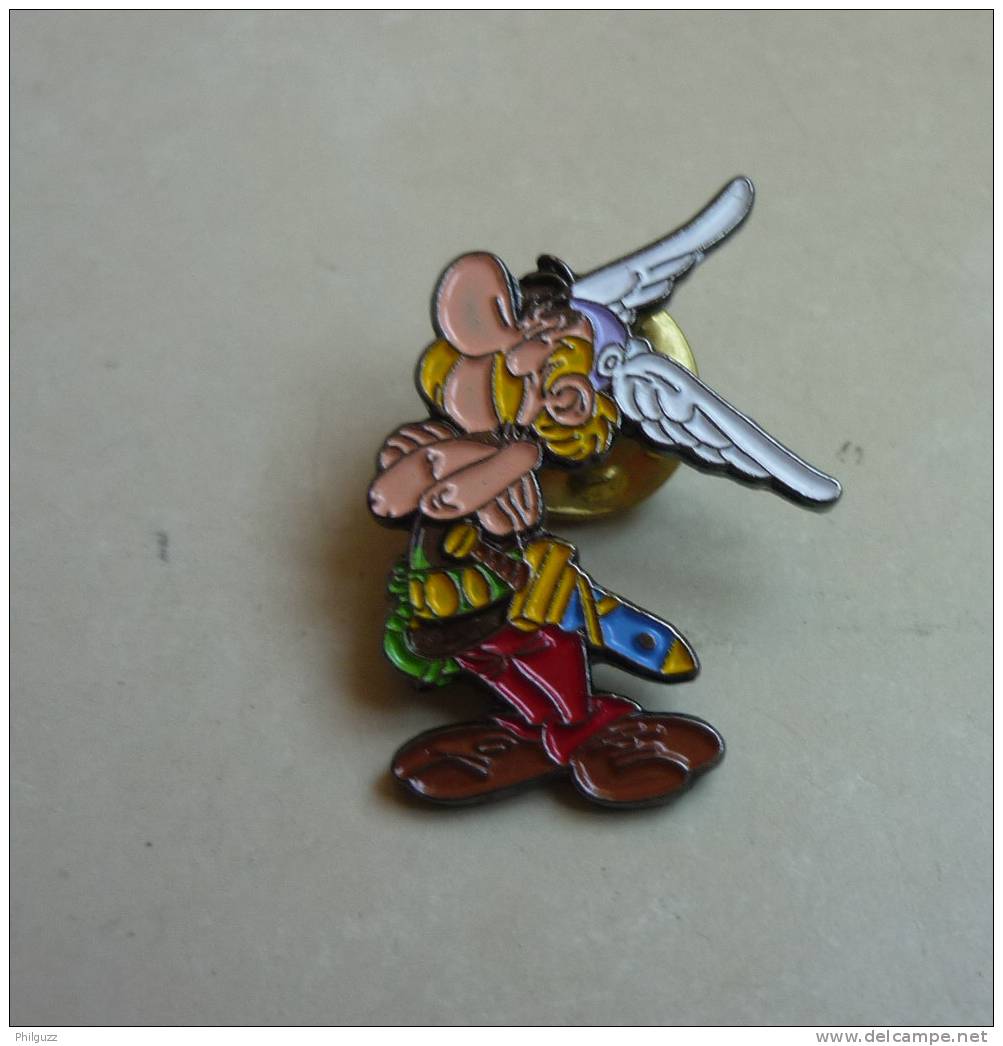 PIN'S ASTERIX BRAS CROISES PARC ASTERIX 1991 - Pins