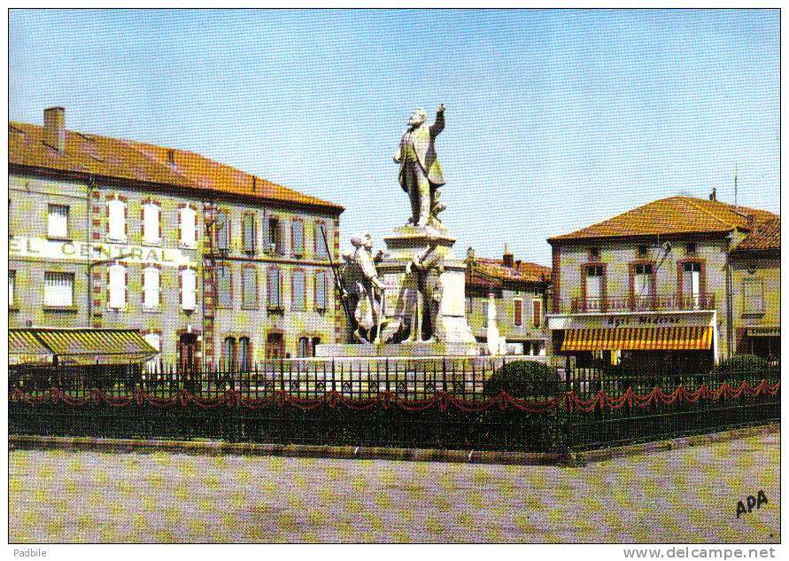 Carte Postale 81. Carmaux  Hotel Central Statue Du Grand Tribun Place Jean-Jaures Trés Beau Plan - Carmaux