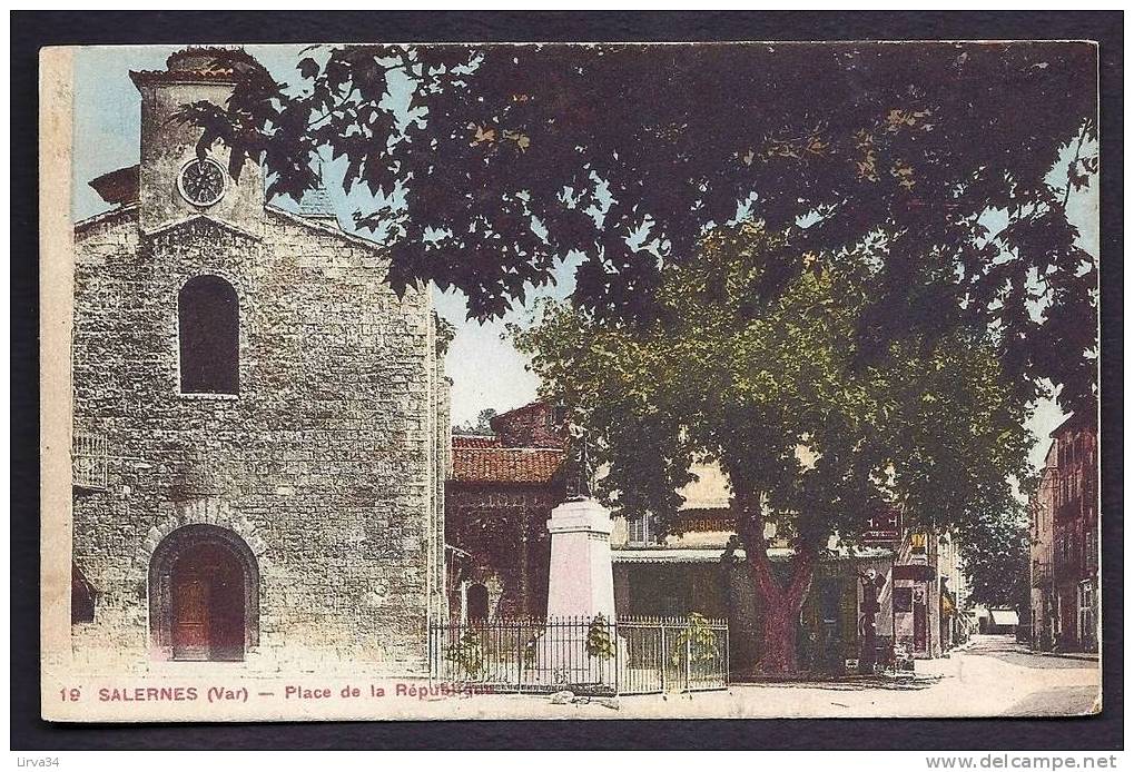 CPA  ANCIENNE- FRANCE- SALERNES (83)-  PLACE DE LA REPUBLIQUE EN GROS PLAN COLORISÉ- MONUMENT AU MORTS- ENTRÉE EGLISE- - Salernes