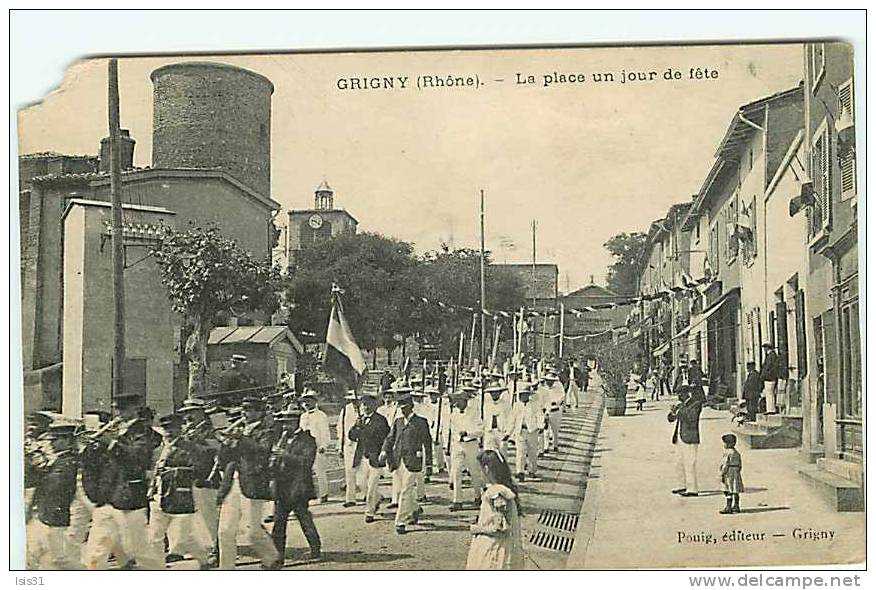 Dép 69  - Grigny - La Place Un Jour De Fête - état - Grigny