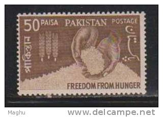 Pakistan 1963 MInt Hinged, 50p Freedom From Hunger - Pakistán
