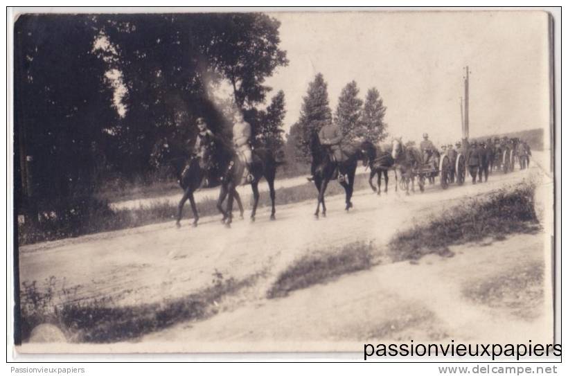 CARTE PHOTO ALLEMANDE  LAPPION  1917     INFANTERIE REGIMENT 169  En Marche - Autres & Non Classés