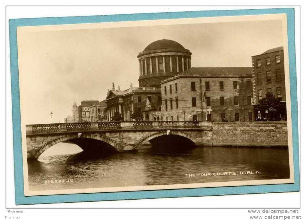 DUBLIN  -  THE  FOUR  COURTS . - TRES BELLE CARTE PHOTO   - VALENTINE´S - Dublin