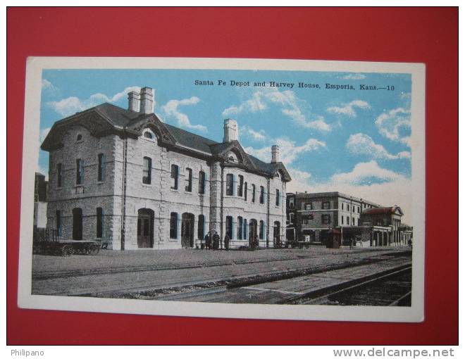 Depot-Train Station--  Emporia Ks     Santa Fe Depot & Harvey House   Vintage Wb ---===ref 187 - Sonstige & Ohne Zuordnung