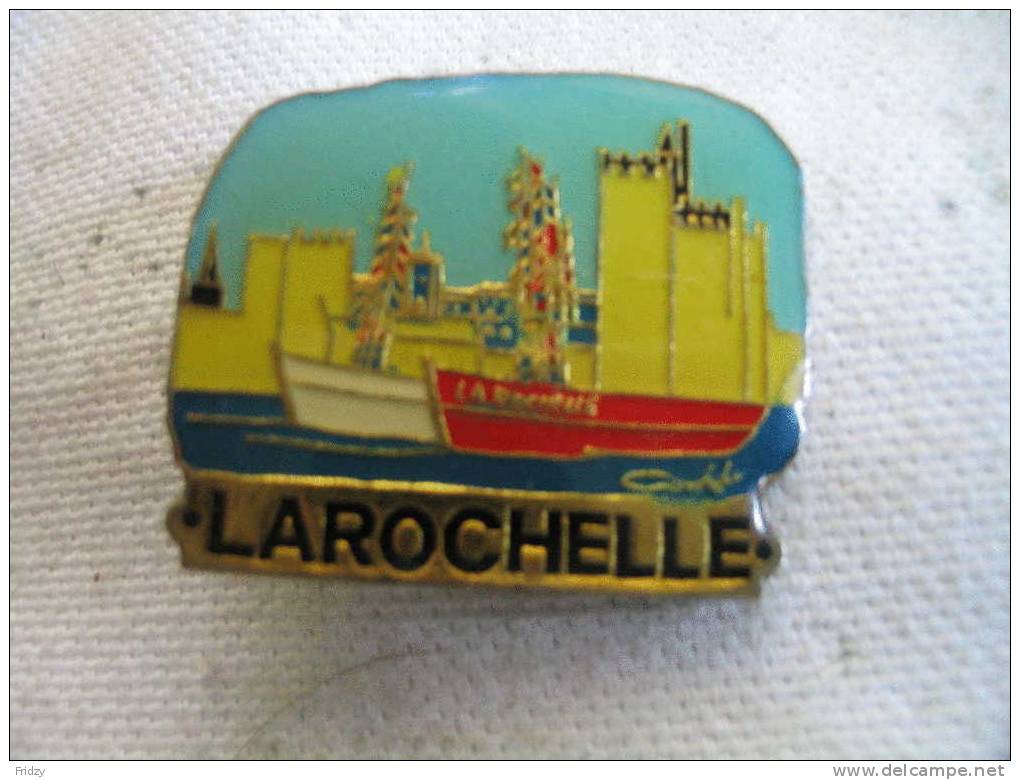 Pin's De La Ville De LA ROCHELLE, Bateaux, Voiliers - Bateaux