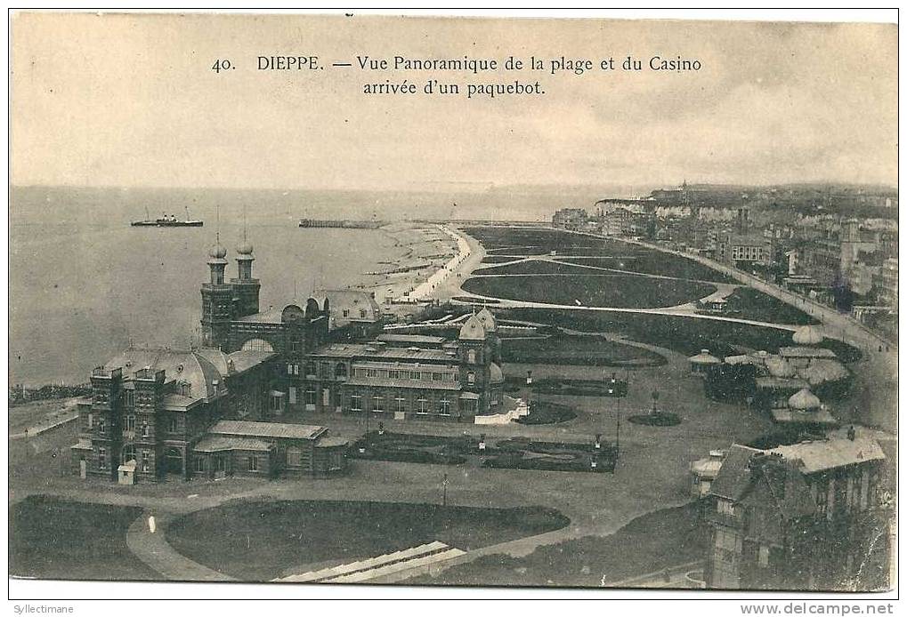 833-Dieppe : Vue Panoramique De La Plage Et Du Casino. Arrivée D´un Paquebot - Dieppe