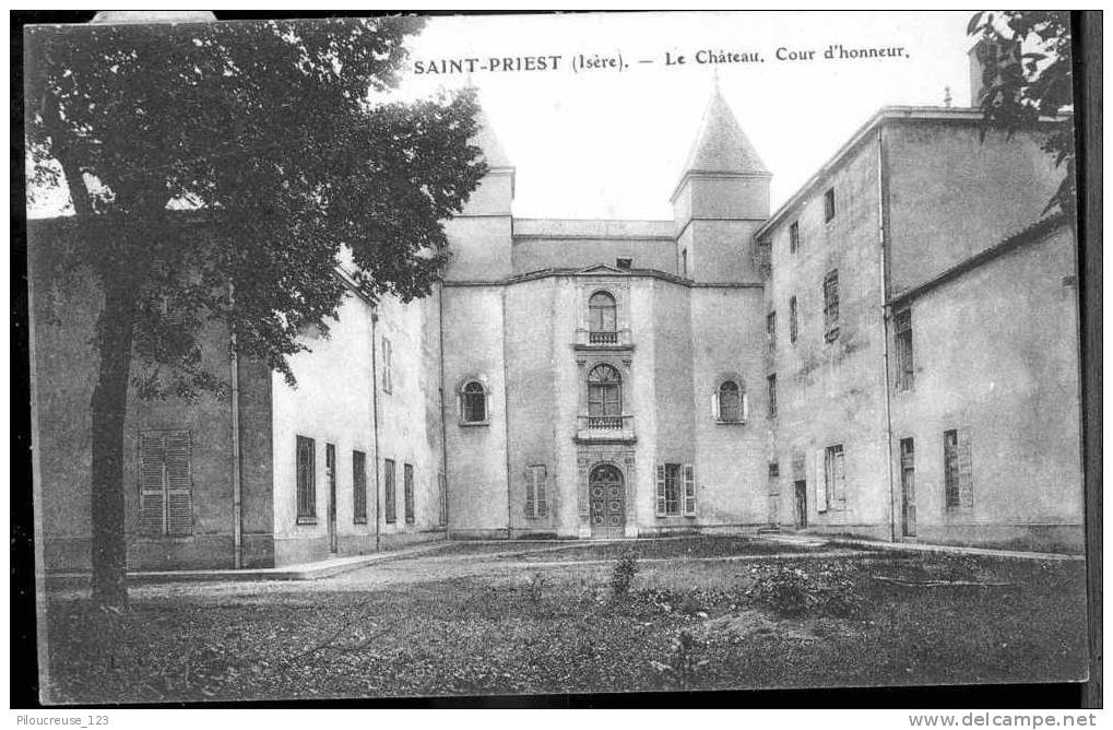 38 - SAINT PRIEST - "" Le Château "" - Saint-Pierre-d'Entremont