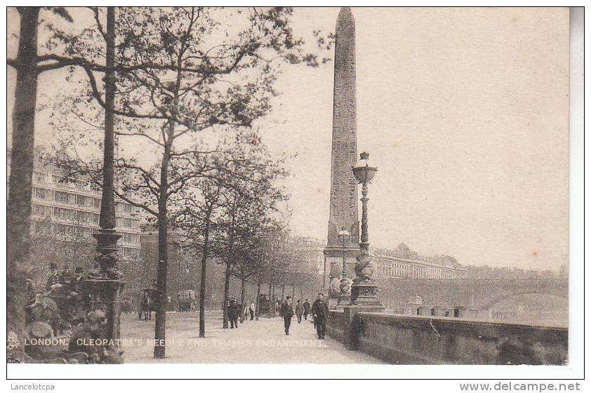 LONDON / CLEOPATRA'S NEEDLE AND THAMES EMBANKMENT - River Thames